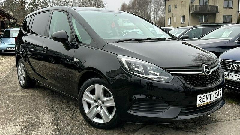 Używany Opel Zafira 120 KM (88 kW) 2017 Czarny Minivan