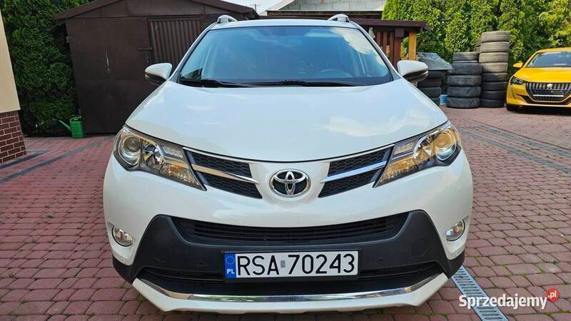 Używany Toyota RAV4 124 KM (91 kW) 2015 Biały SUV