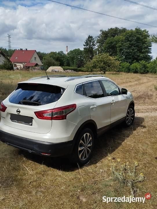 Biały Używany 2016 Nissan Qashqai SUV | 46 900 zł (Dobra cena) - Obraz 1/4