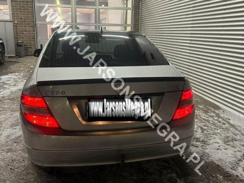 Używany Mercedes C200 136 KM (100 kW) 2008 Srebrny Sedan/Limuzyna