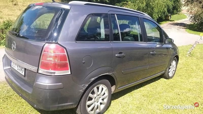 Grafitowy Używany 2006 Opel Zafira Minivan | 8300 zł (Uczciwa cena) - Obraz 1/4