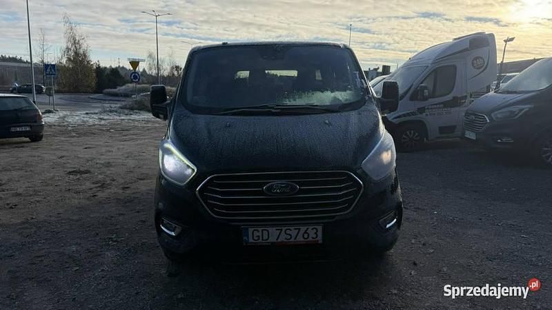 Czarny Używany 2019 Ford Tourneo Custom Van | 97 999 zł (Dobra cena) - Obraz 1/4