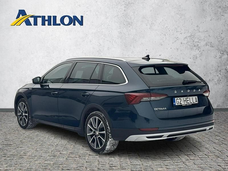 Używany Skoda Octavia 190 KM (139 kW) 2022 Niebieski (metalik) Kombi