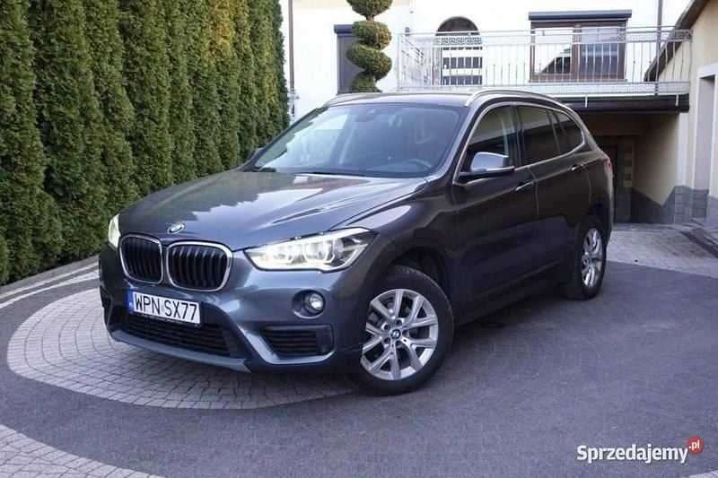 Używany BMW X1 150 KM (110 kW) 2017 Szary SUV