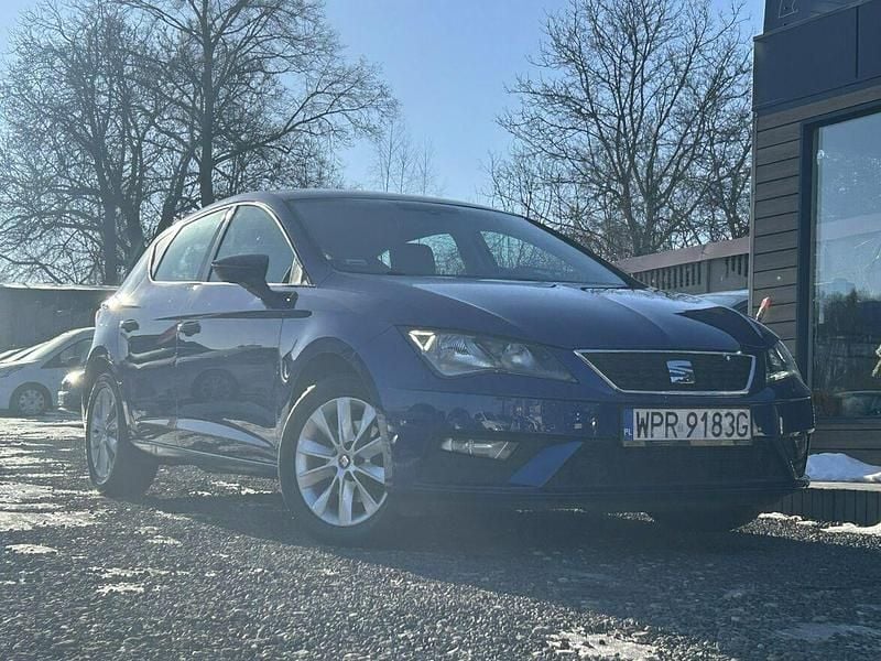 Używany Seat Leon 130 KM (95 kW) 2019 Niebieski ciemny (metalik) Hatchback