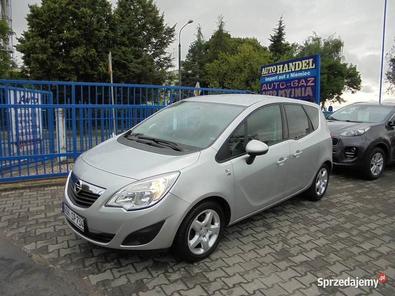 Srebrny Używany 2012 Opel Meriva Minivan | 21 300 zł (Uczciwa cena) - Obraz 1/4