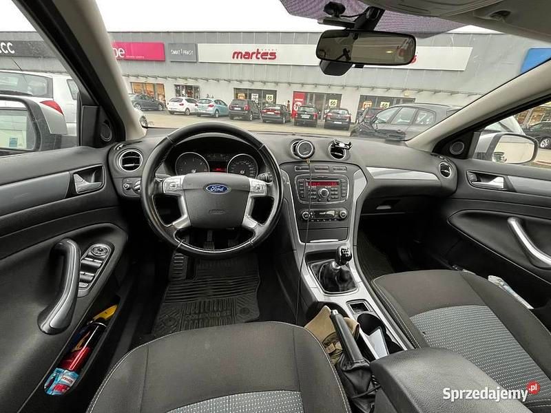 Srebrny Używany 2013 Ford Mondeo Kombi | 15 500 zł (Super Cena) - Obraz 1/4