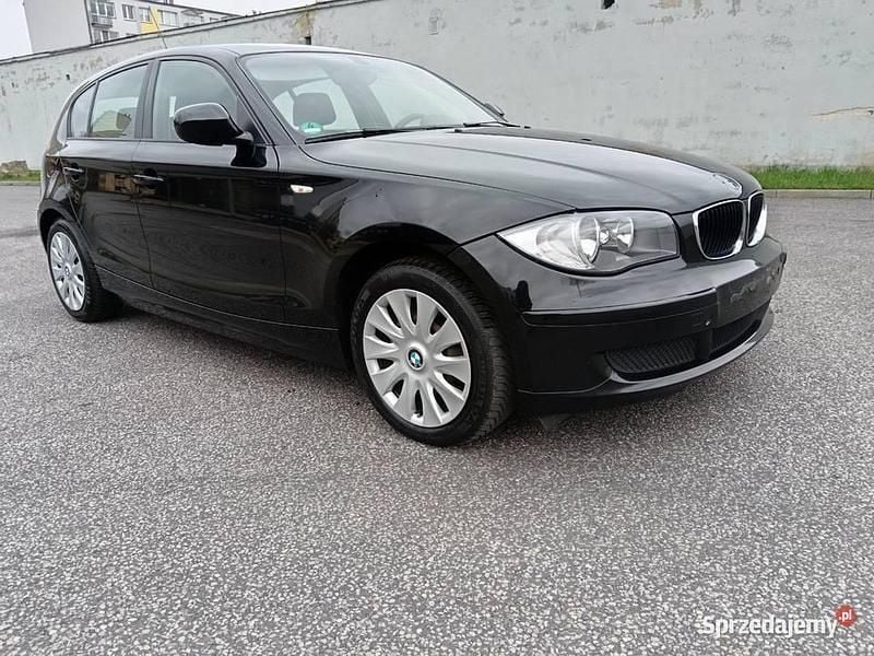 Czarny Używany 2011 BMW 116 Hatchback | 19 900 zł (Uczciwa cena) - Obraz 1/4