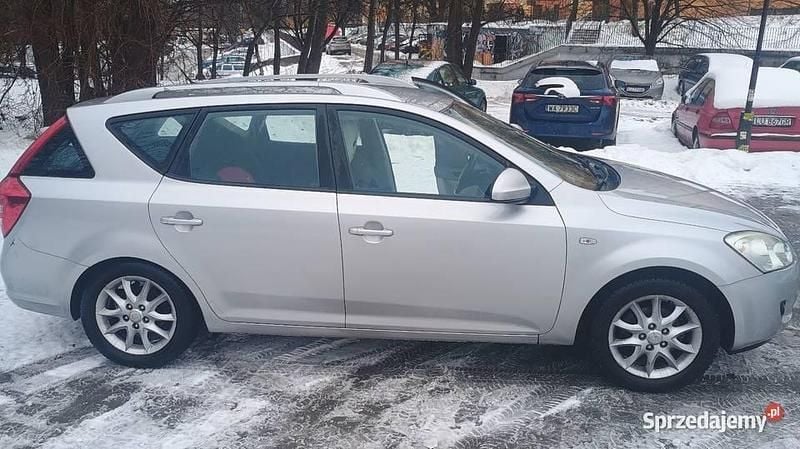 Używany Kia Ceed 2008 Srebrny Hatchback