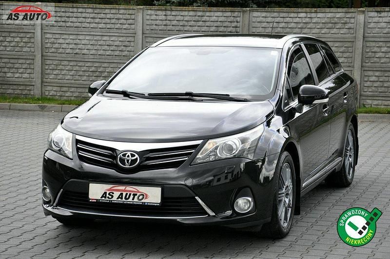 Czarny Używany 2012 Toyota Avensis Executive Kombi | 41 900 zł (Drogi) - Obraz 1/4