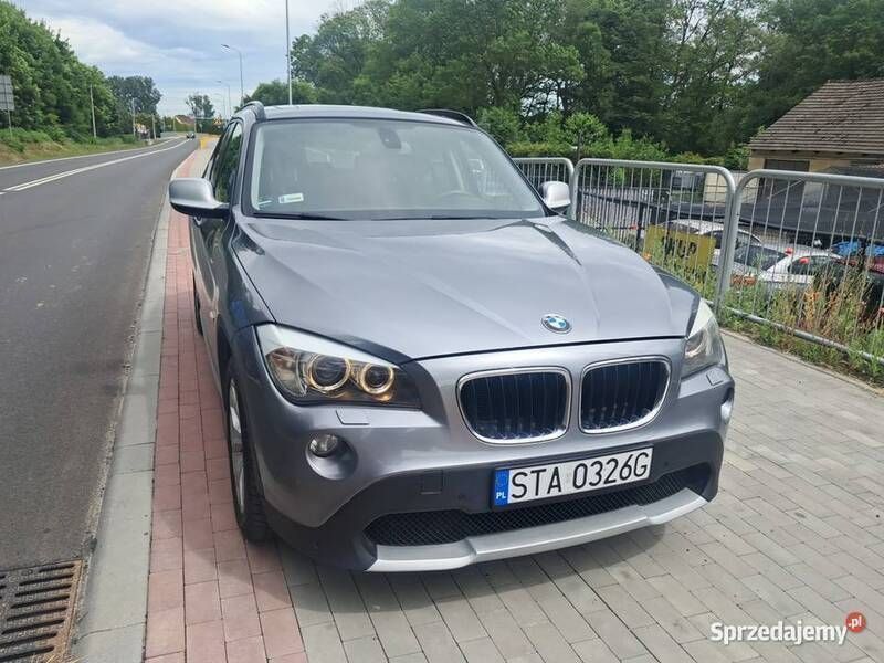 Szary Używany 2012 BMW X1 Sport Line SUV | 33 900 zł (Uczciwa cena) - Obraz 1/4