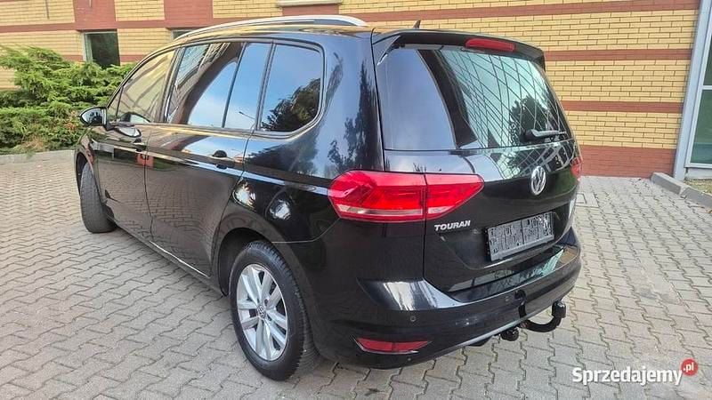 Czarny Używany 2015 VW Touran Minivan | 44 999 zł (Uczciwa cena) - Obraz 1/4