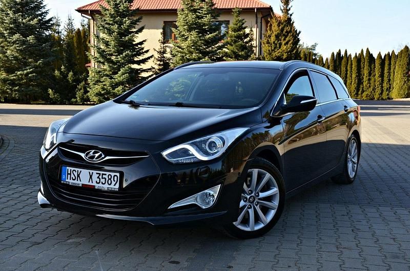 Używany Hyundai i40 177 KM (130 kW) 2012 Czarny Kombi