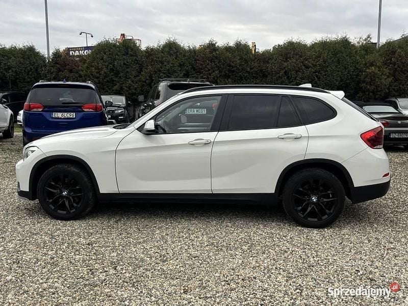 Biały Używany 2014 BMW X1 SUV | 38 990 zł (Dobra cena) - Obraz 1/4