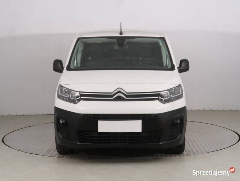 Biały Używany 2020 Citroën Berlingo PureTech Minivan | 47 999 zł - Obraz 1/4