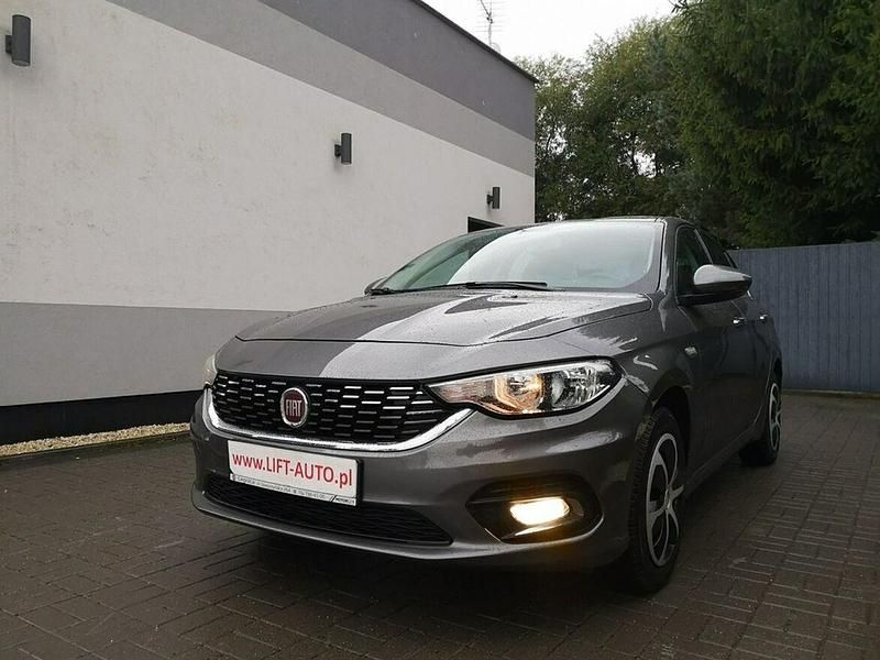 Brązowy (metalik) Używany 2016 Fiat Tipo Sedan/Limuzyna | 33 900 zł (Drogi) - Obraz 1/4
