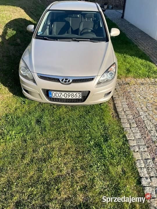 Beżowy Używany 2009 Hyundai i30 Hatchback | 14 000 zł (Uczciwa cena) - Obraz 1/3