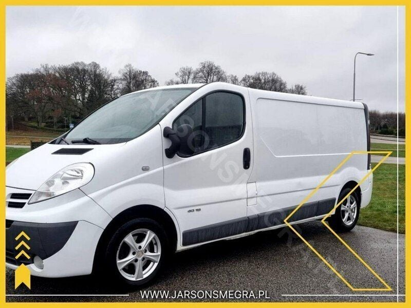Biały Używany 2014 Nissan Primastar Minivan | 26 240 zł - Obraz 1/4