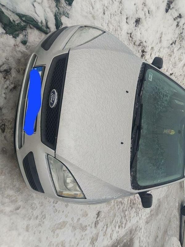 Używany Ford Focus 2005 Srebrny Kombi