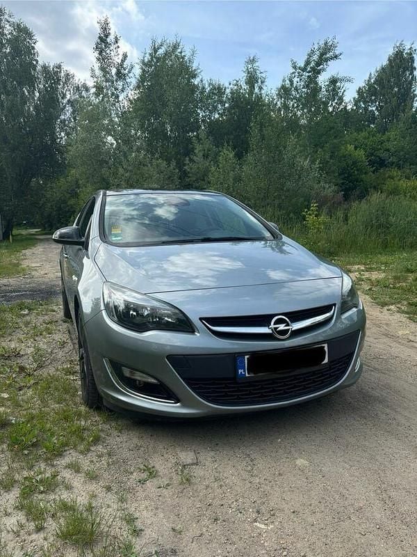Szary Używany 2013 Opel Astra Hatchback | 32 000 zł (Dość drogi) - Obraz 1/4