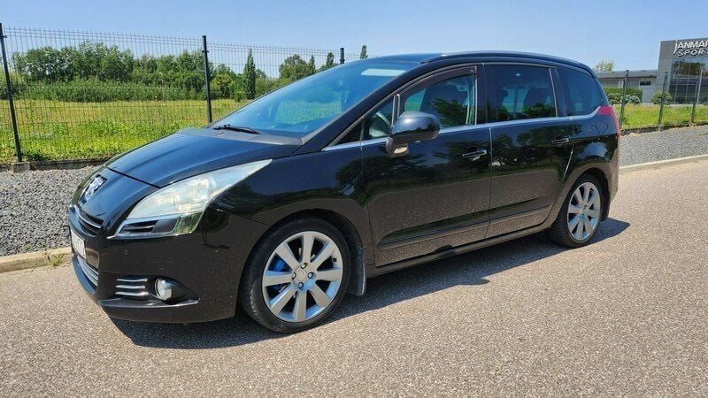 Czarny Używany 2010 Peugeot 5008 Minivan | 15 400 zł (Dobra cena) - Obraz 1/4