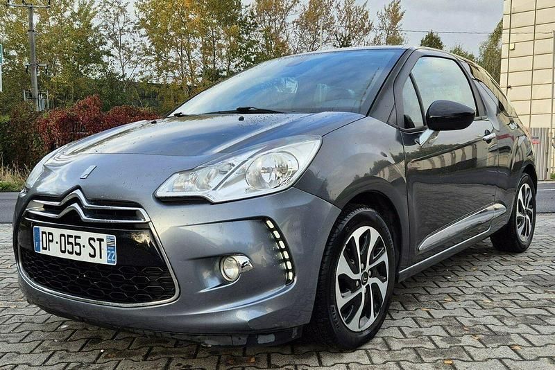 Szary (metalik, perła) Używany 2015 Citroën DS3 Hatchback | 14 999 zł - Obraz 1/4