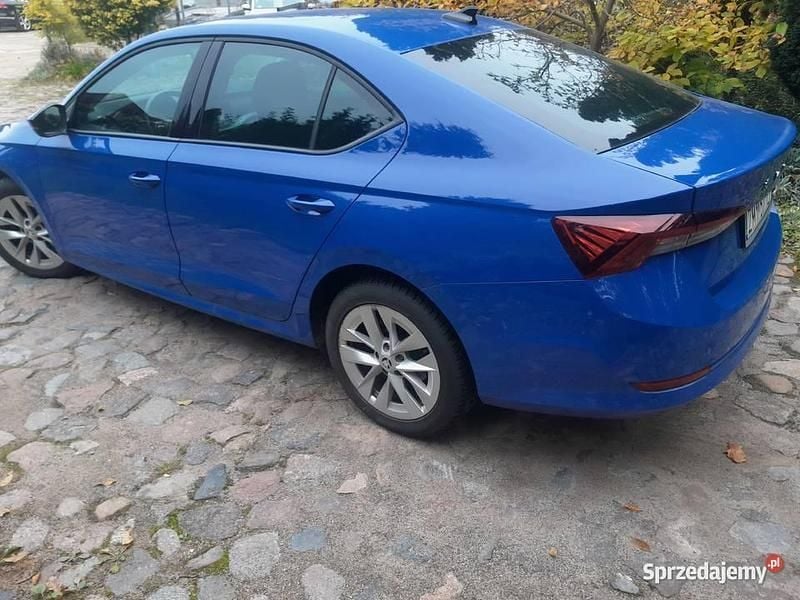 Używany Skoda Octavia 150 KM (110 kW) 2022 Niebieski Hatchback