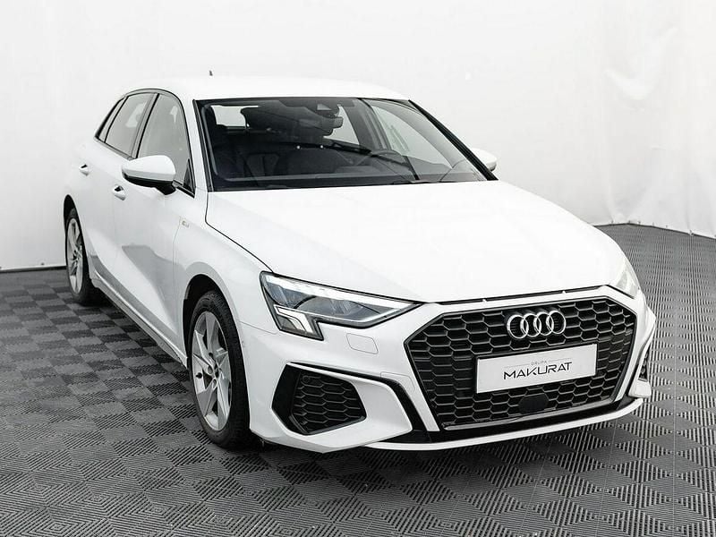 Używany Audi A3 S-Line 150 KM (110 kW) 2023 Biały Sedan/Limuzyna