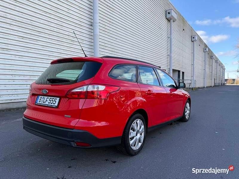 Używany Ford Focus 2014 Czerwony Kombi