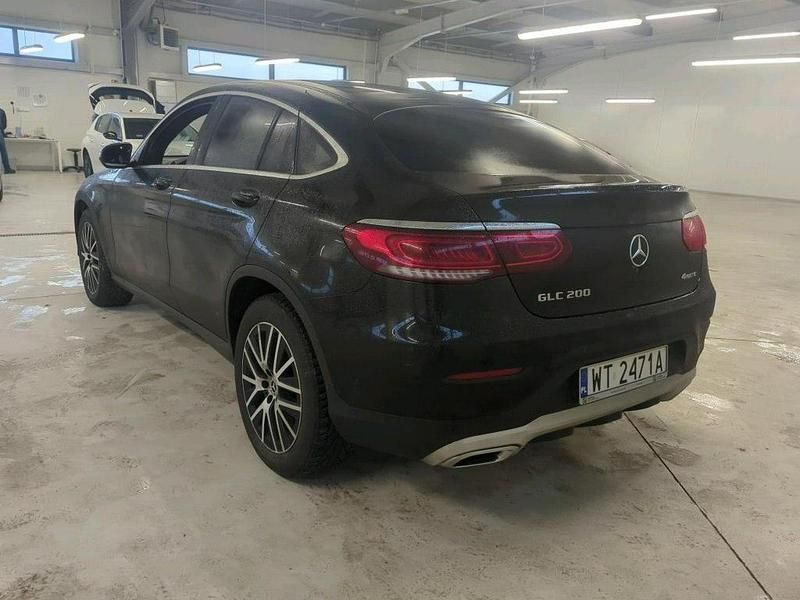 Używany Mercedes GLC200 197 KM (144 kW) 2019 Czarny (metalik) SUV