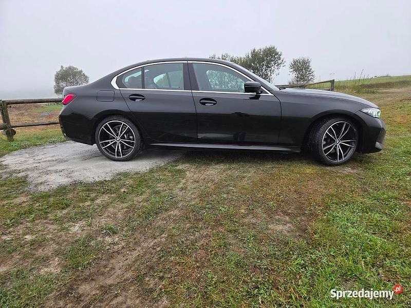 Używany BMW 330 2023 Czarny Sedan/Limuzyna
