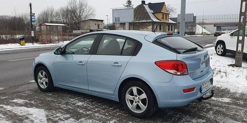 Używany Chevrolet Cruze 124 KM (91 kW) 2012 Niebieski jasny (metalik) Hatchback