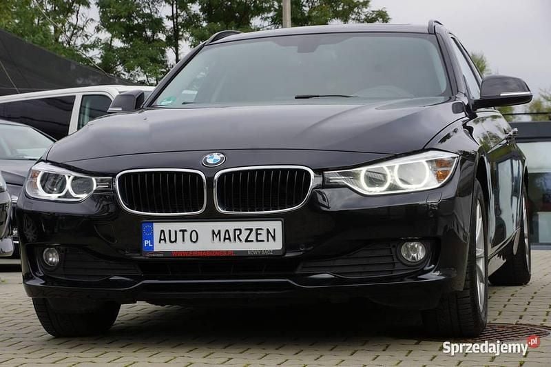 Czarny Używany 2015 BMW 320 Kombi | 44 700 zł (Super Cena) - Obraz 1/4