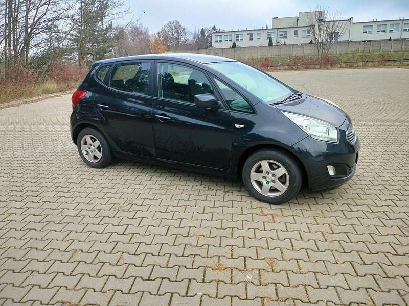 Używany Kia Venga 90 KM (66 kW) 2011 Czarny Hatchback