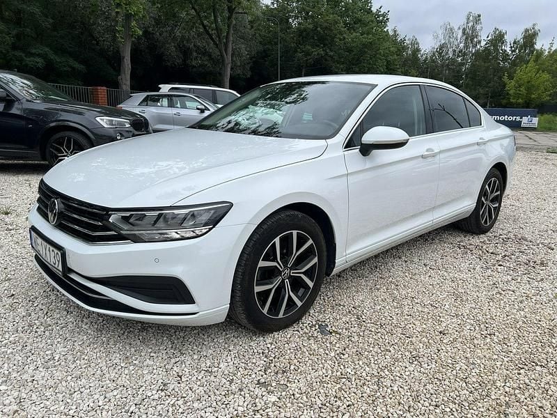 Używany VW Passat 150 KM (110 kW) 2020 Biały Sedan/Limuzyna