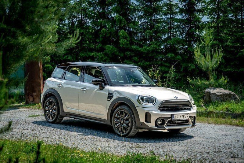 Srebrny (metalik) Używany 2021 Mini Countryman SUV | 94 777 zł (Dość drogi) - Obraz 1/4