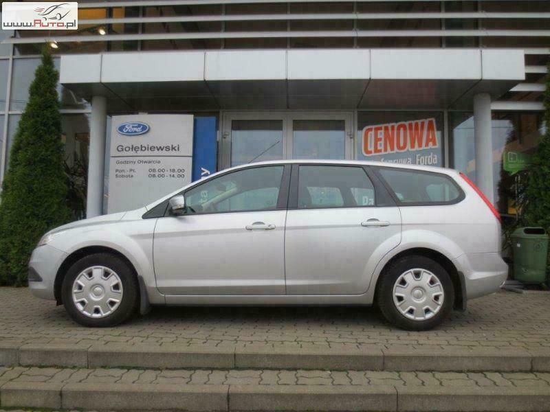 Używany Ford Focus 90 KM (66 kW) 2010 Srebrny Sedan/Limuzyna