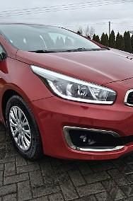 Używany Kia Ceed 110 KM (80 kW) 2016 Bordowy Hatchback