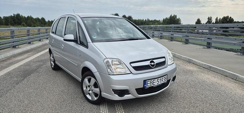 Srebrny Używany 2010 Opel Meriva Minivan | 13 999 zł (Dobra cena) - Obraz 1/4