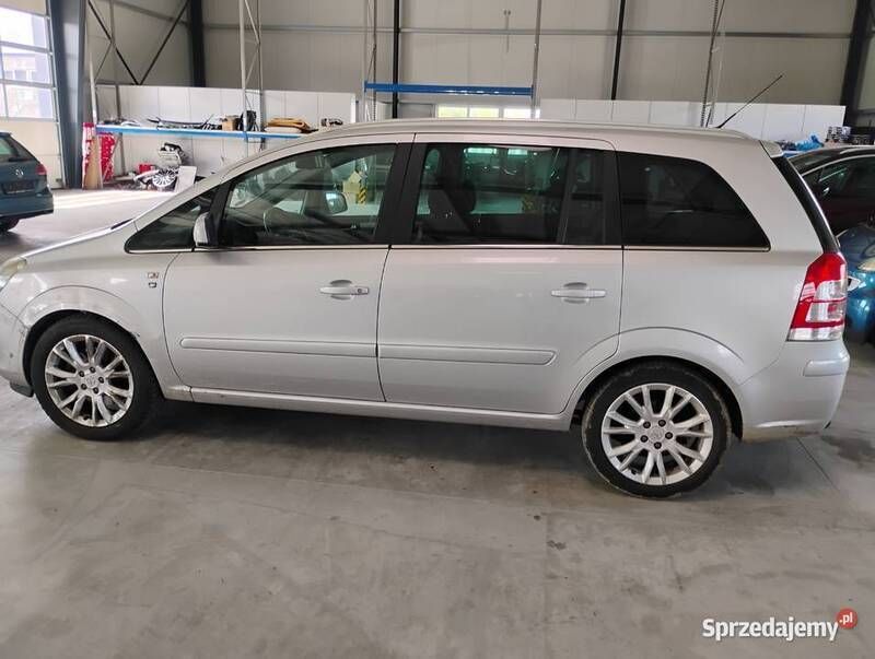 Używany Opel Zafira 2010 Minivan