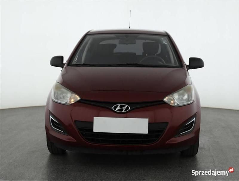 Bordowy Używany 2014 Hyundai i20 Hatchback | 16 499 zł (Dobra cena) - Obraz 1/4