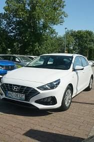 Używany Hyundai i30 120 KM (88 kW) 2022 Biały Hatchback