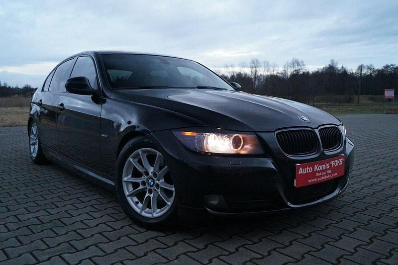 Używany BMW 320 184 KM (135 kW) 2011 Czarny Sedan/Limuzyna