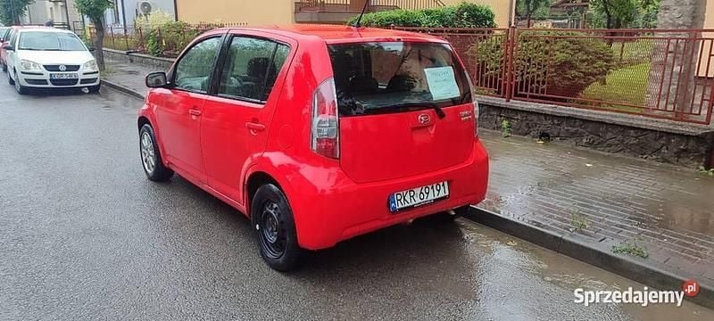 Używany Daihatsu Sirion 2007 Czerwony Hatchback