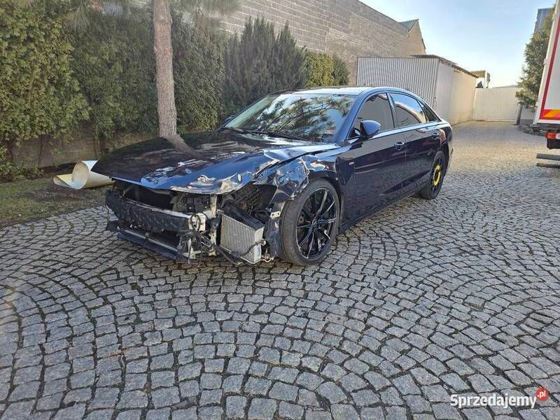 Granatowy Używany 2022 Audi A8L Sedan/Limuzyna | 149 900 zł - Obraz 1/4
