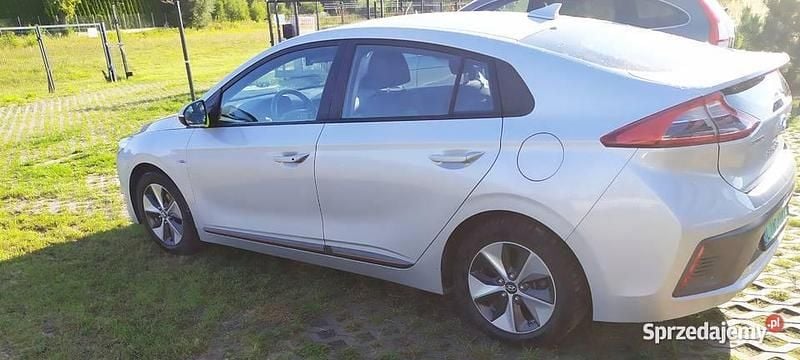Używany 2017 Hyundai Ioniq Hatchback | 48 000 zł - Obraz 1/4