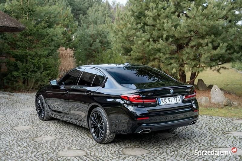 Czarny (metalik) Używany 2022 BMW 530 Sedan/Limuzyna | 199 777 zł - Obraz 1/4