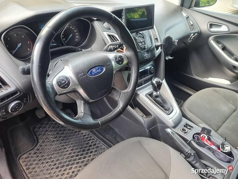 Używany Ford Focus 2011 Srebrny Hatchback