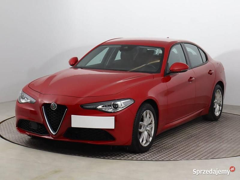 Używany Alfa Romeo Giulia 280 KM (205 kW) 2020 Czerwony Sedan/Limuzyna