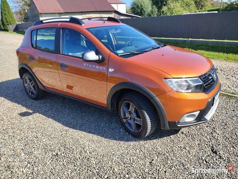 Pomarańczowy Używany 2017 Dacia Sandero Stepway Hatchback | 29 700 zł (Uczciwa cena) - Obraz 1/4